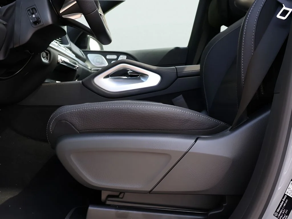 New 2026 MANUFAKTUR Alpine Grey Mercedes-Benz GLS 450 image 38