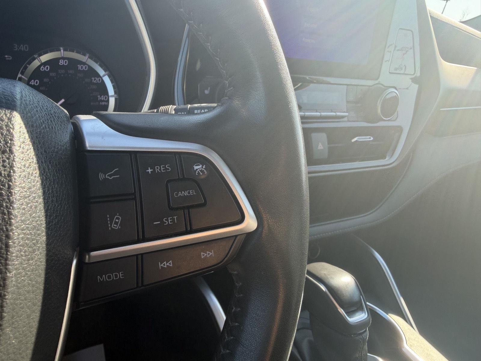 Used 2023 Wind Chill Pearl Toyota XLE image 26