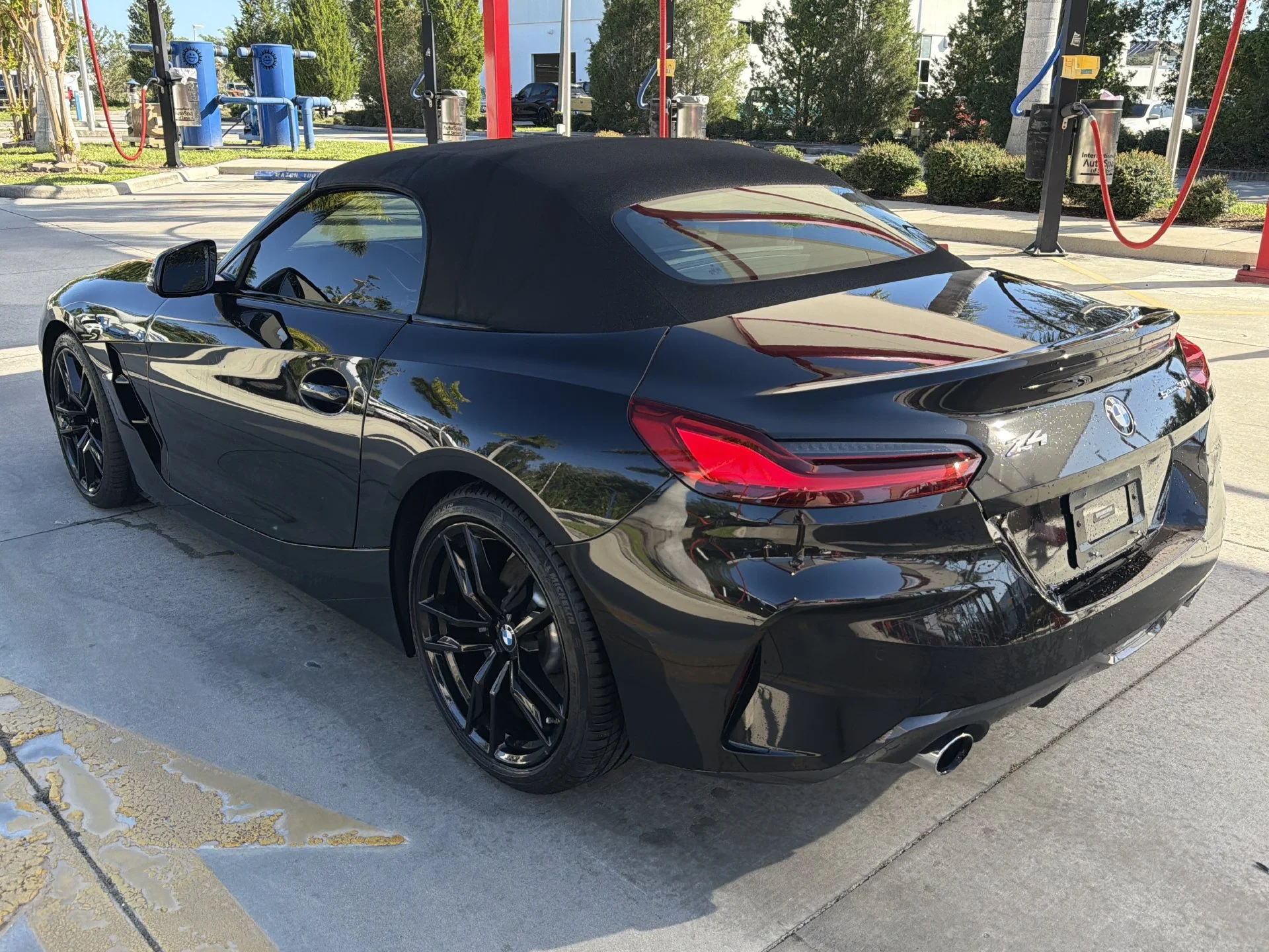 Used 2019 Black Sapphire Metallic BMW sDrive30i image 6