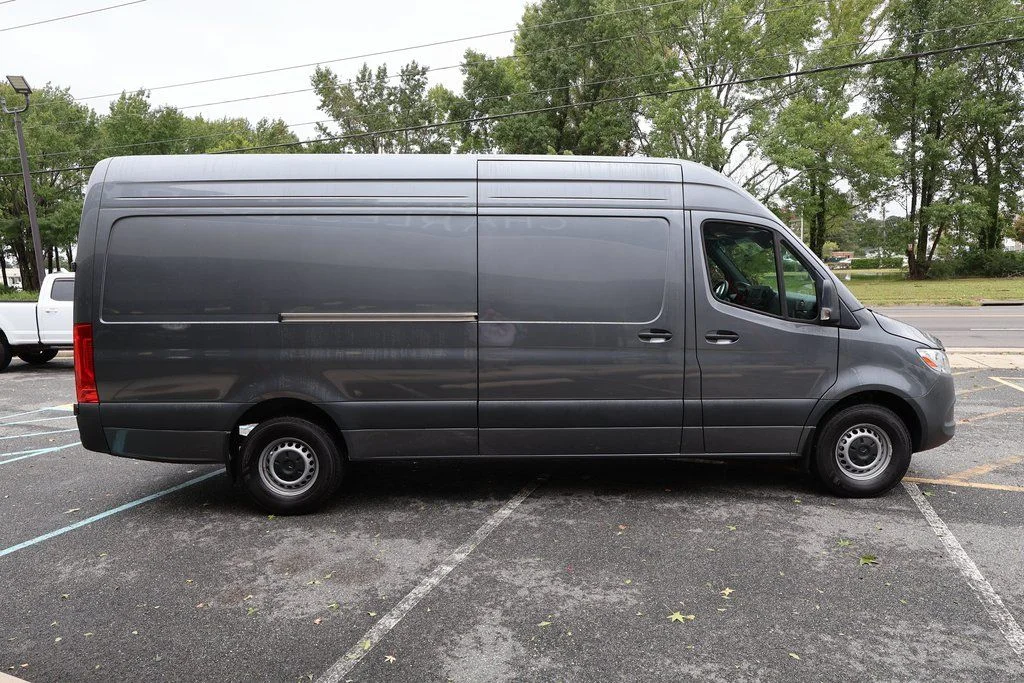 Used 2024 Gray Mercedes-Benz Cargo 170 WB image 3