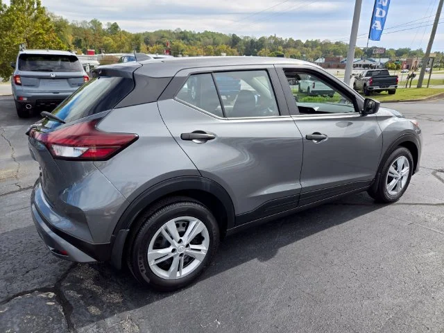 Used 2025 Gray Nissan S image 8