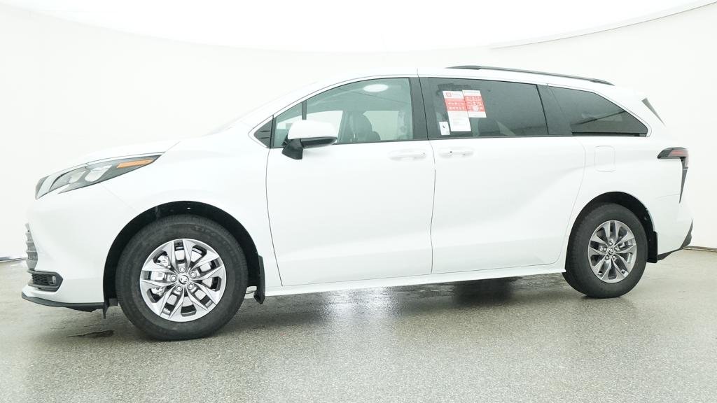 New 2026 Wind Chill Pearl Toyota XLE image 4