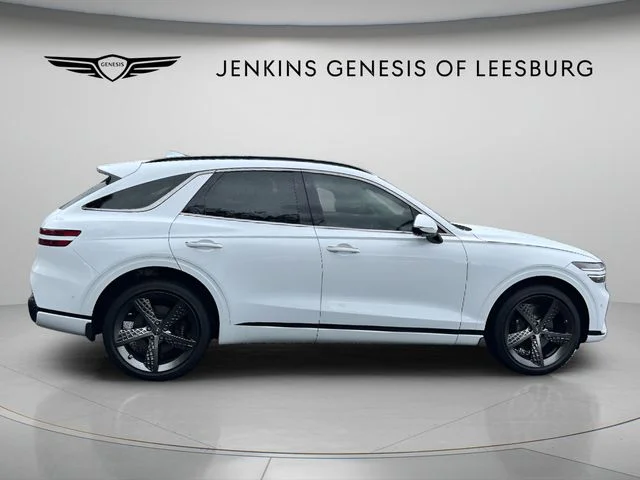 Used 2025 White Genesis 3.5T Sport image 4