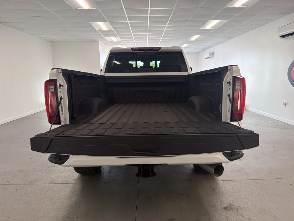 Used 2024 White GMC Denali image 7