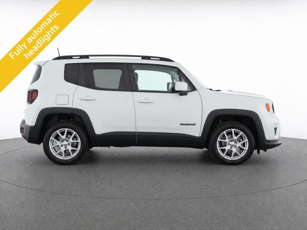 Used 2019 White Jeep Latitude image 8