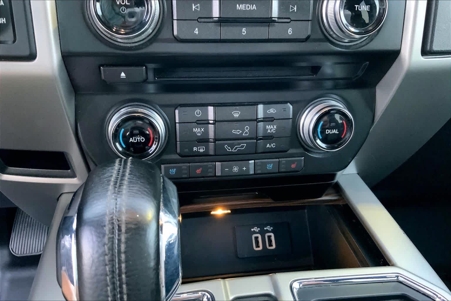 Used 2016 Green Gem Metallic Ford Lariat image 24