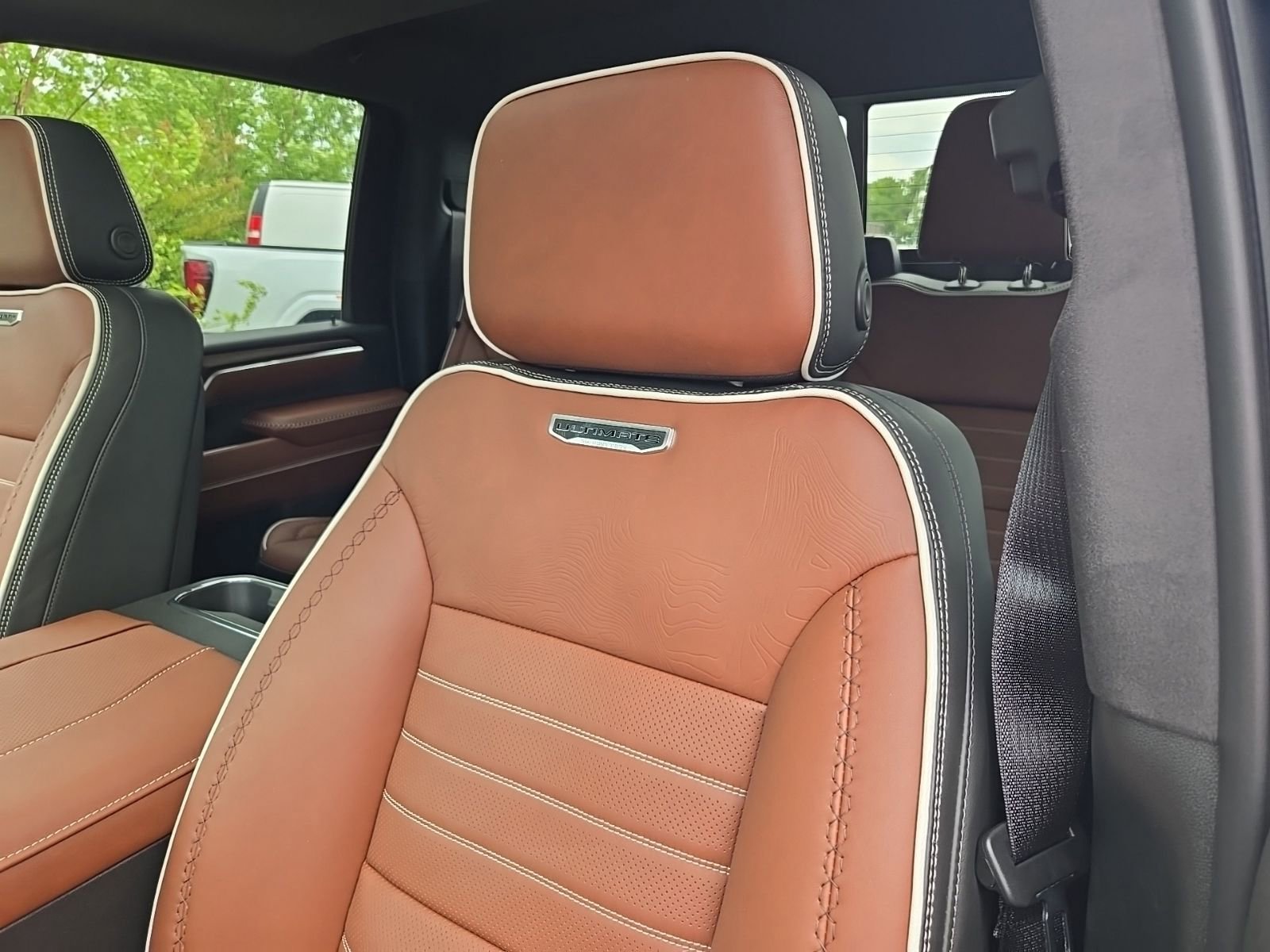 New 2026 Glacier White Tricoat GMC Denali Ultimate image 25