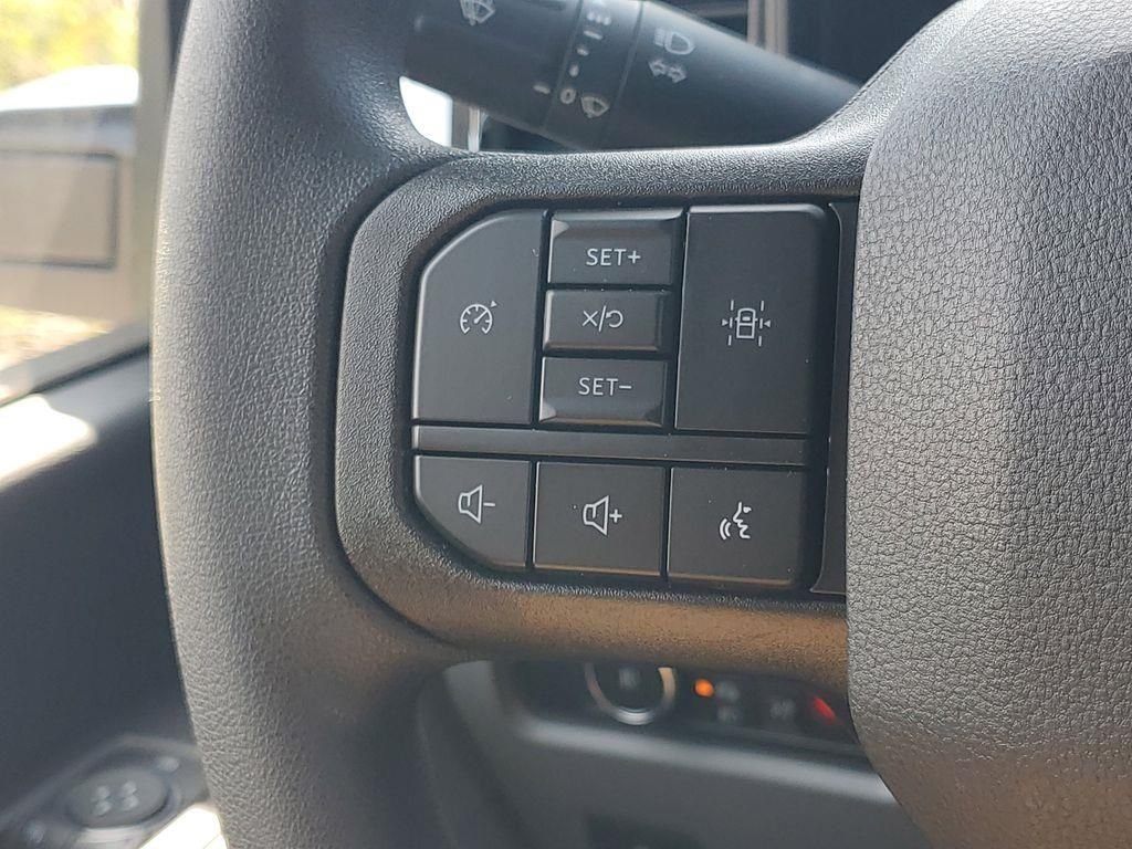 New 2026 Oxford White Ford F-550® XL image 11