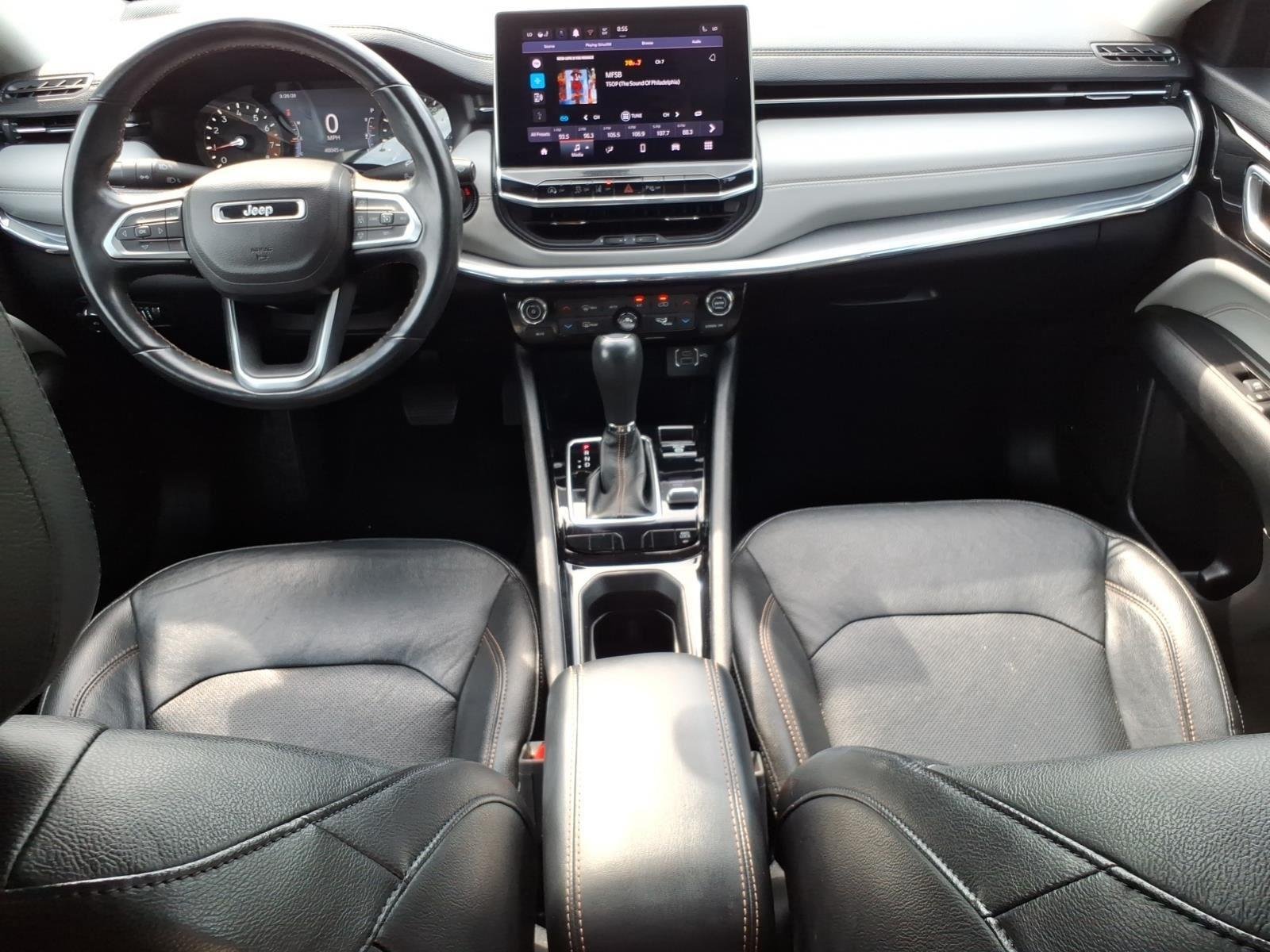 Used 2022 Diamond Black Crystal Pearlcoat Jeep Limited image 22