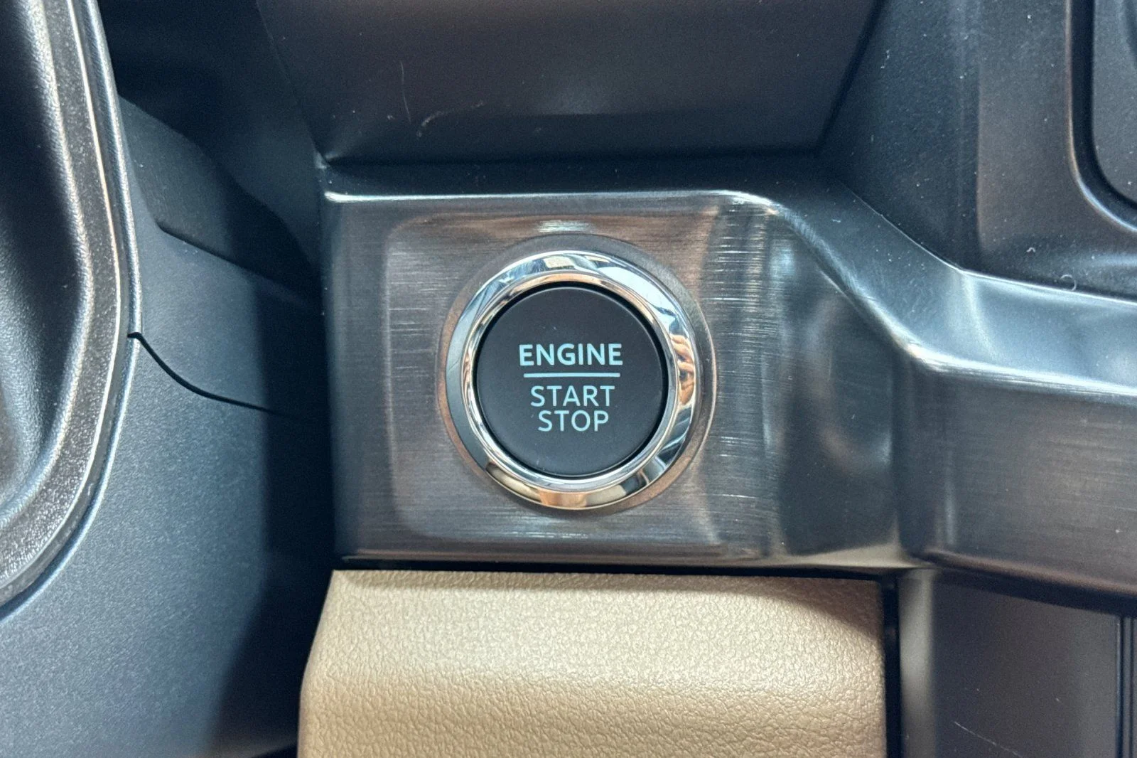 New 2026 Glacier Gray Metallic Tri-Coat Ford F-250® Lariat® image 24