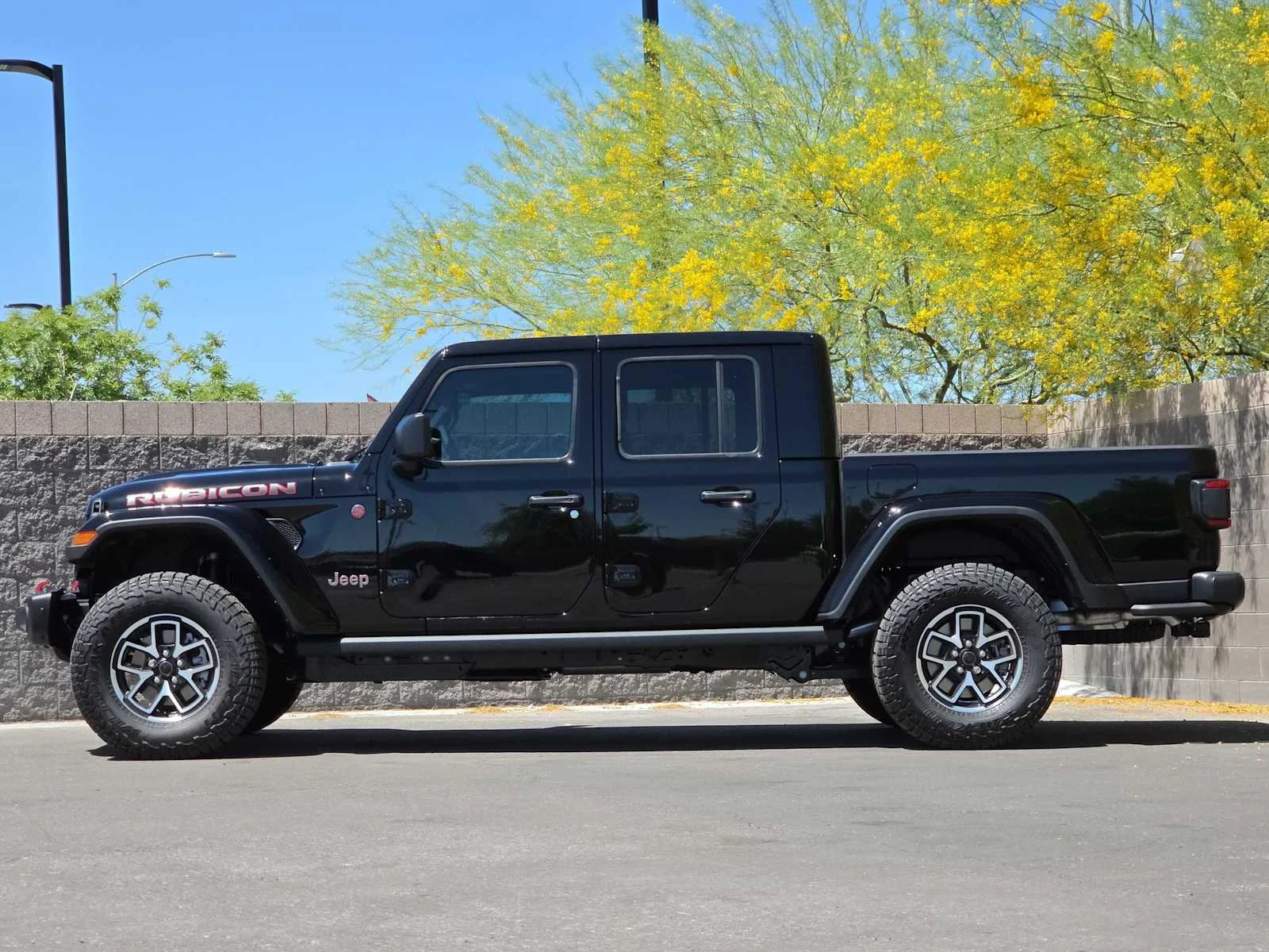 New 2026 Black Clearcoat Jeep Rubicon X image 6