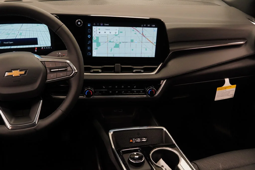 New 2027 Mosaic Black Metallic Chevrolet LT image 22