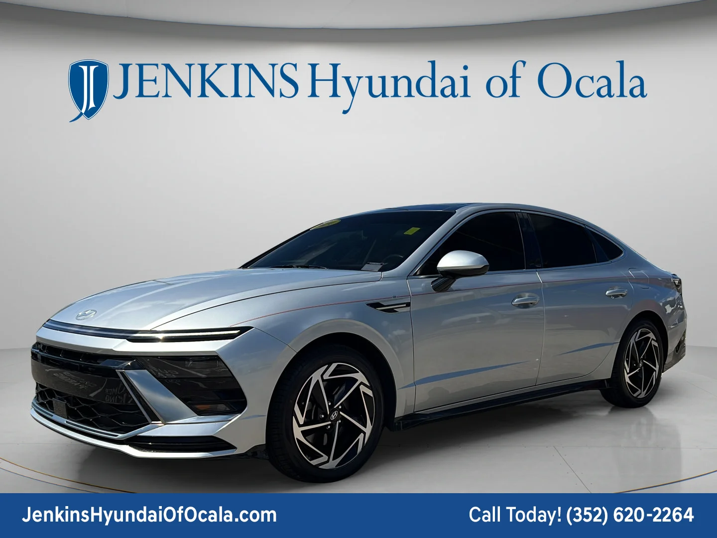 Used 2024 Aero Silver Hyundai SEL image 7