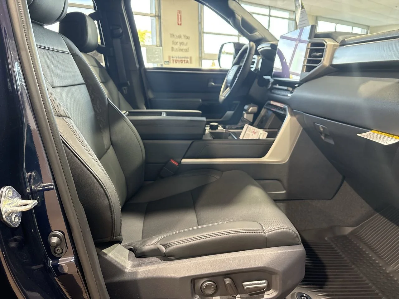 2025 Toyota Tundra Limited - Photo 26