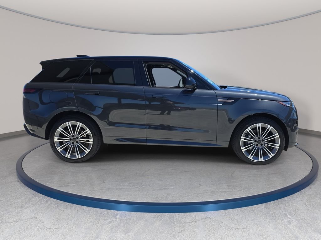 New 2026 Carpathian Grey Land Rover Dynamic SE image 4