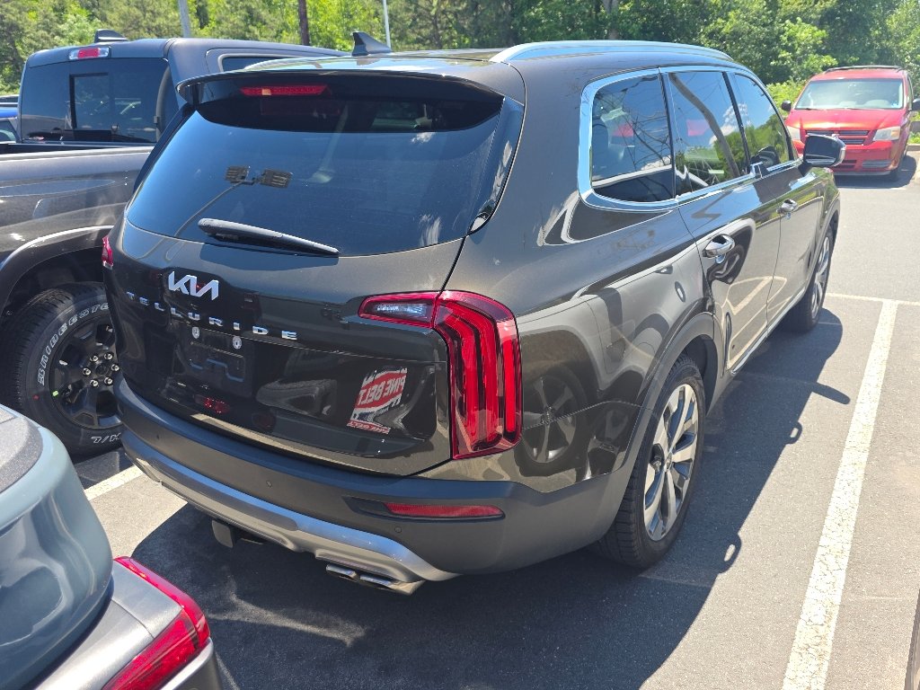 Used 2022 Dark Moss Kia EX image 3