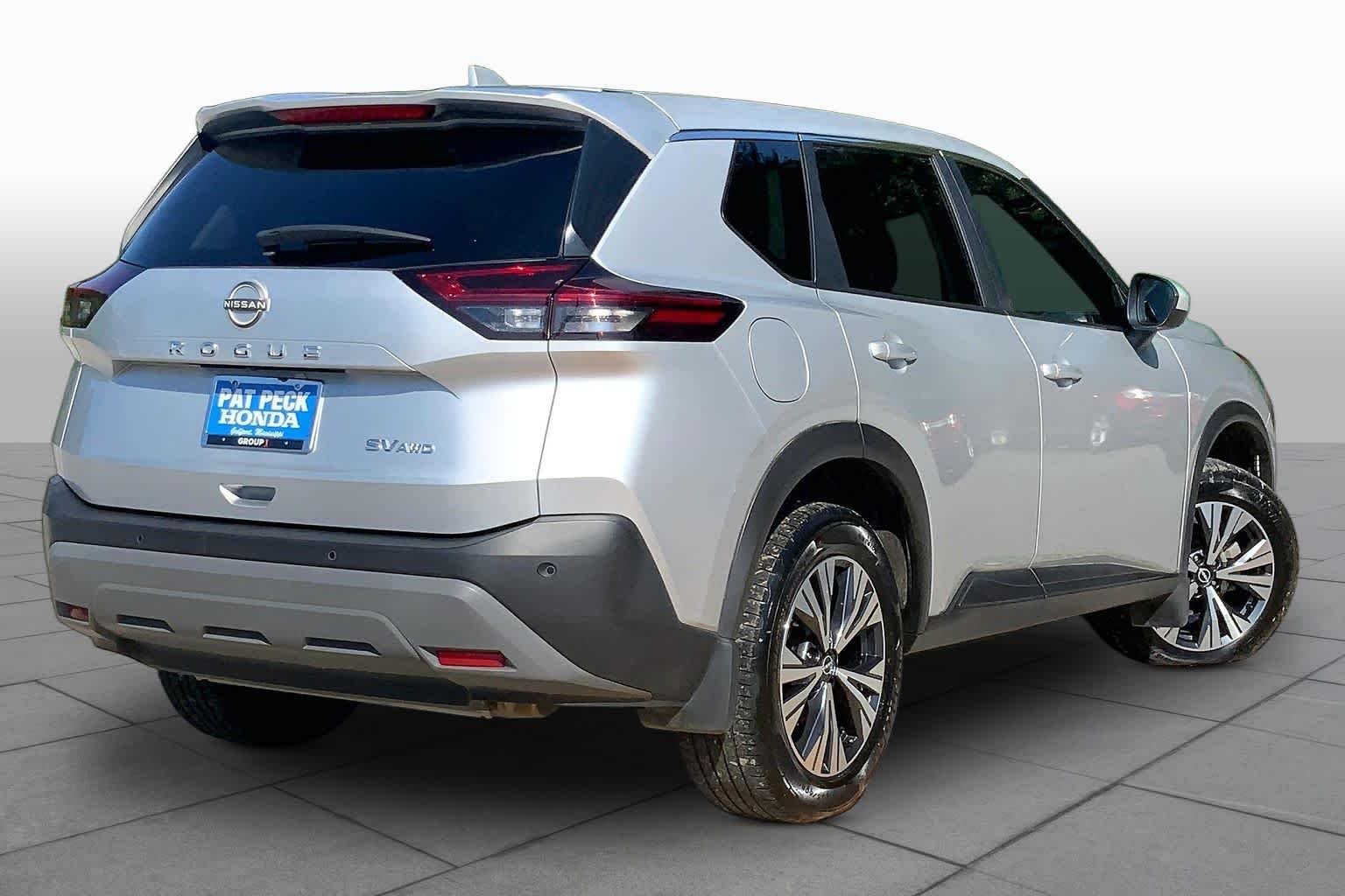 Used 2023 Brilliant Silver Metallic Nissan SV image 13