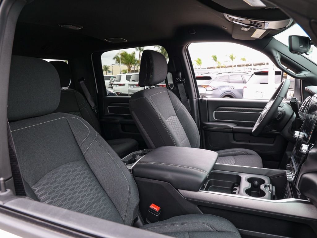 New 2026 Bright White Clear-Coat Exterior Paint RAM Big Horn Night Edition image 19