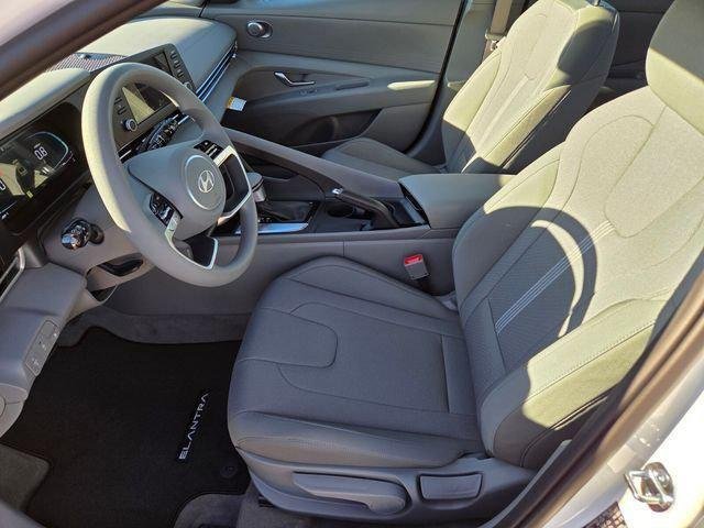 New 2026 White Hyundai SE image 36