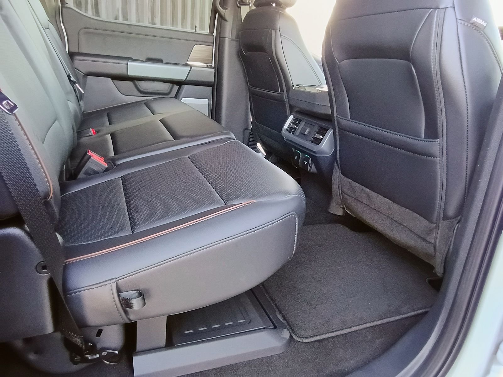 2025 Ford F-150 Lariat - Photo 32