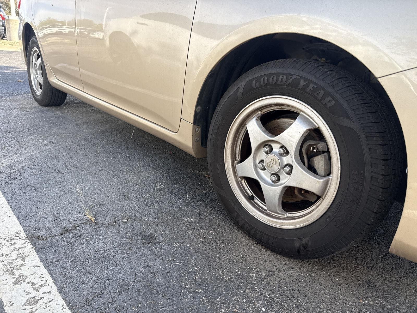 Used 2011 Sandy Beach Metallic Toyota LE image 15