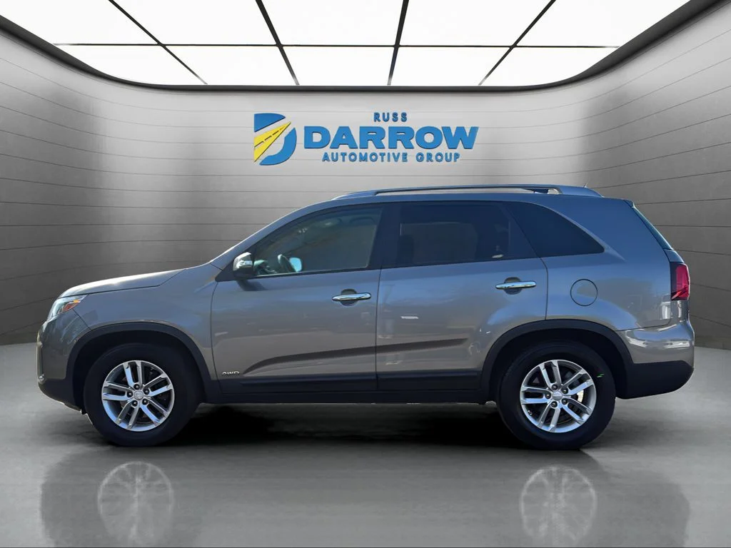 Used 2015 Kia Sorento LX with VIN 5XYKTCA61FG551433 for sale in Greenfield, WI
