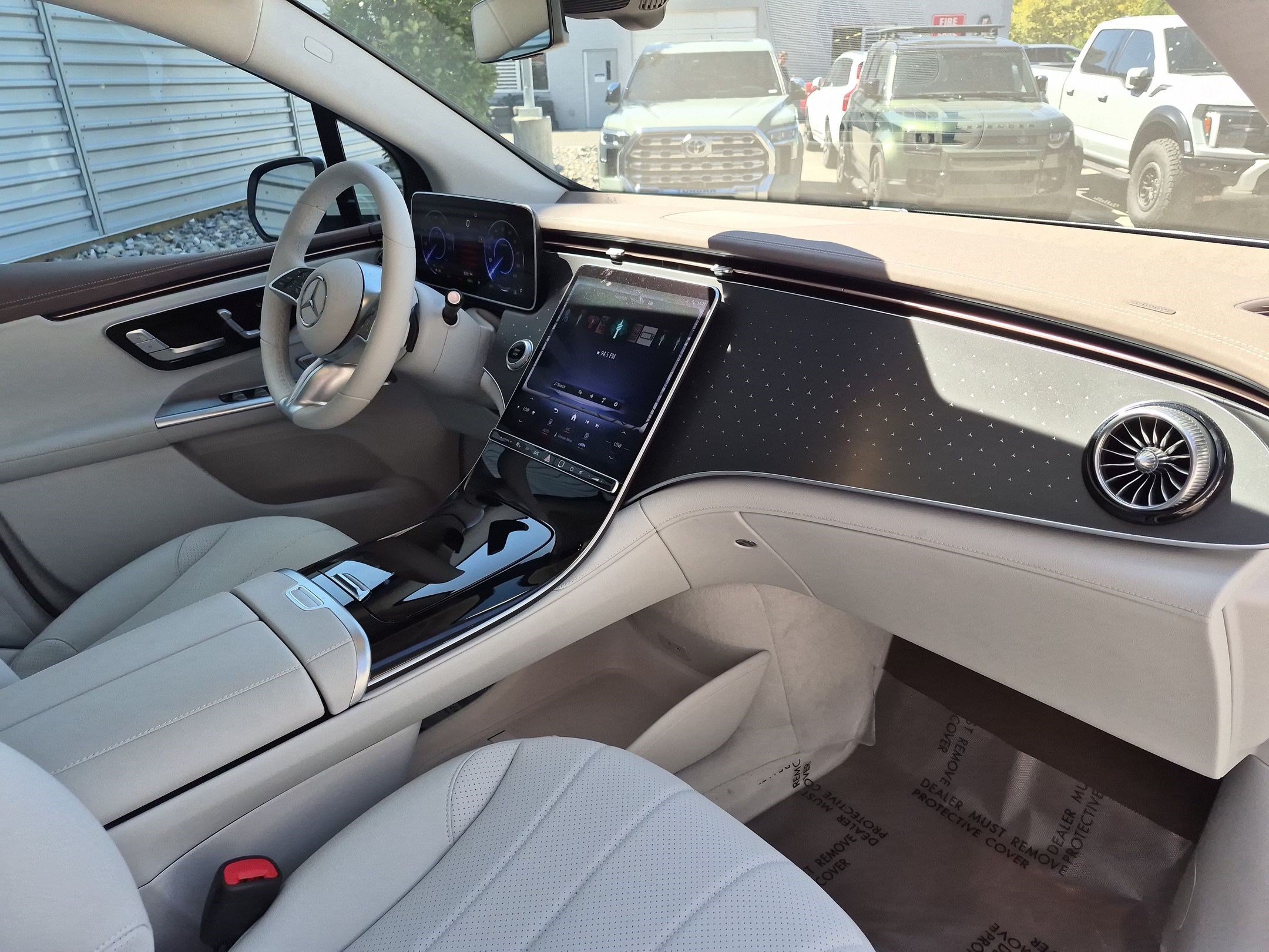 Certified Used 2023 MANUFAKTUR Diamond White Metallic Mercedes-Benz EQE 350 image 31