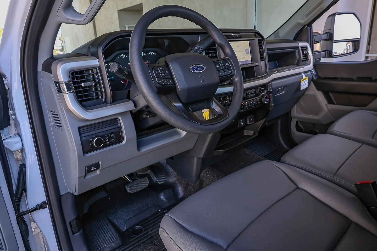 New 2026 Oxford White Ford F-450® XL image 11