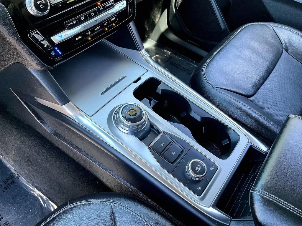 Used 2022 Gray Ford Limited image 20