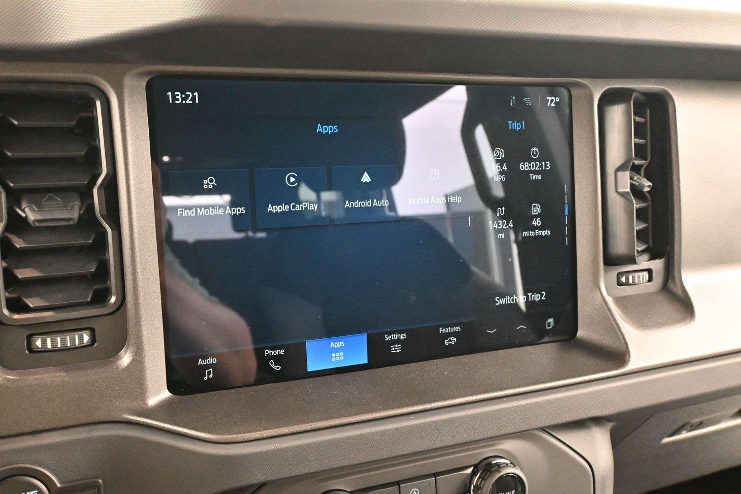 Used 2025 Green Ford Base image 21