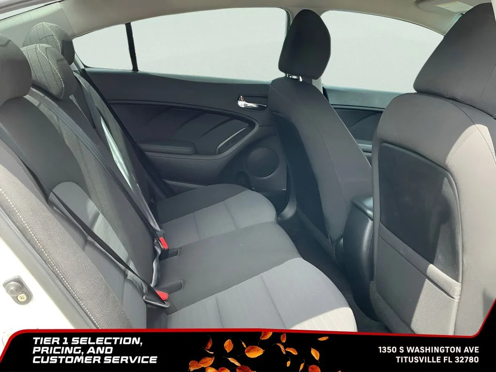 Used 2017 White Kia S image 17