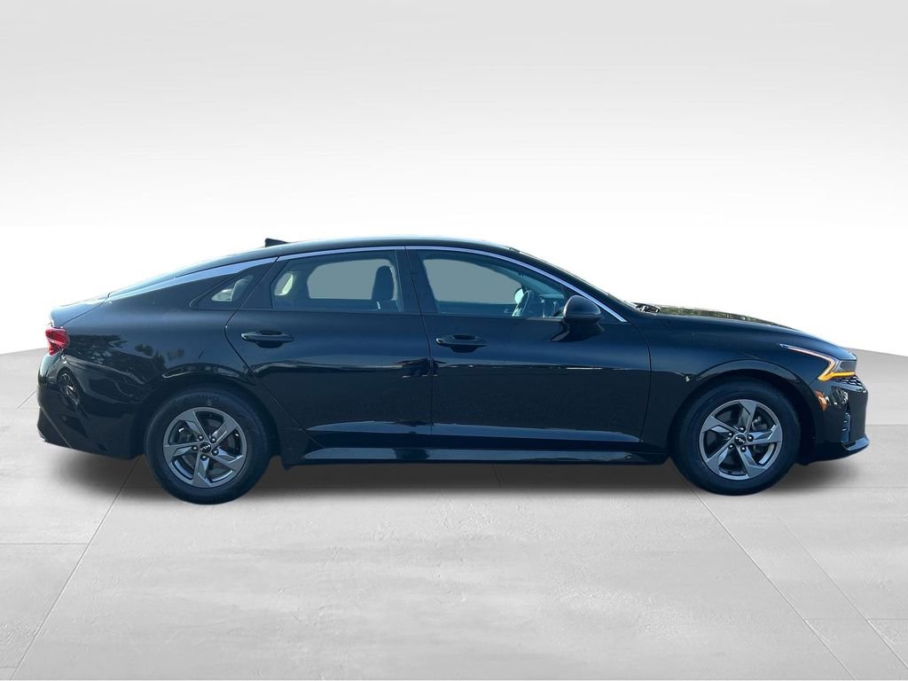 Used 2022 Black Kia LXS image 6
