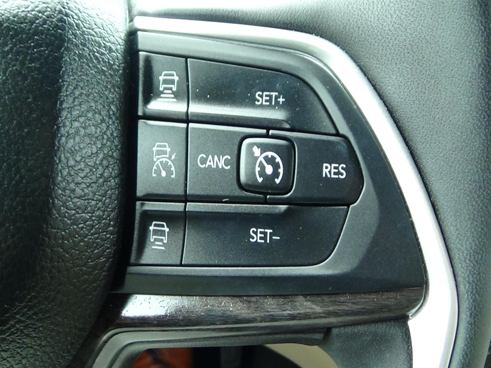 Certified Used 2025 Bright White Clear Coat (pw7) Jeep Limited image 23