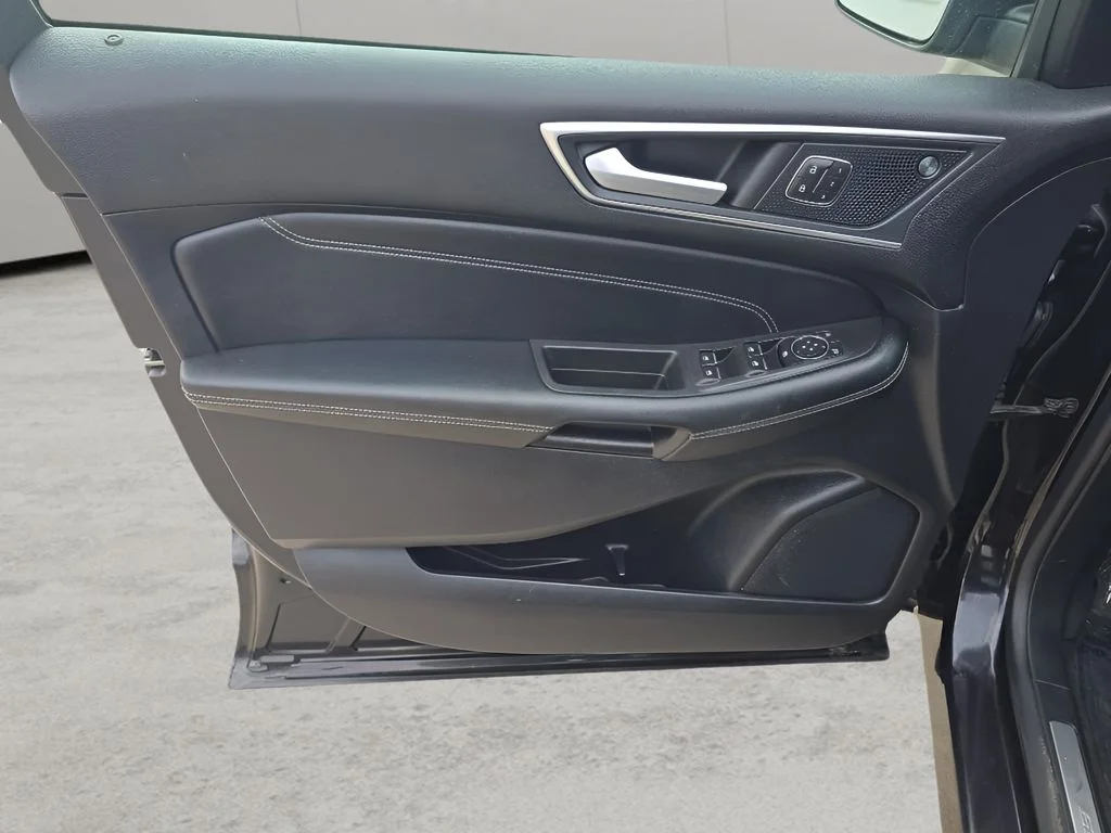 Used 2022 Black Ford Titanium image 10