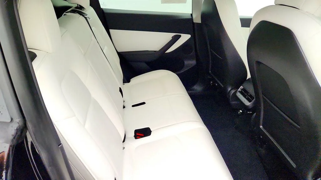 Used 2021 Solid Black Tesla Long Range AWD w/ White/Black 7-Seat Interior image 29