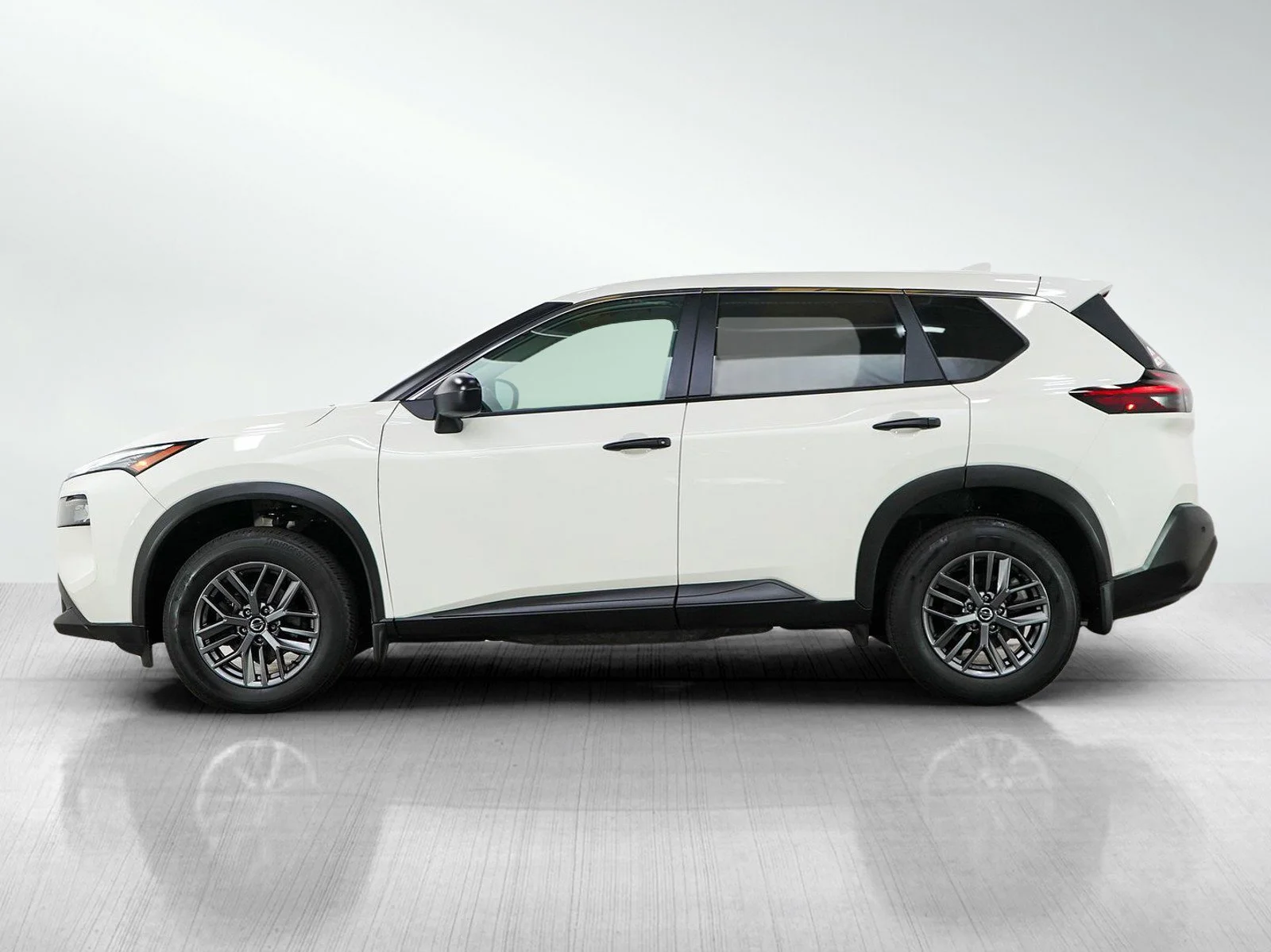 Used 2021 Nissan Rogue S with VIN 5N1AT3AB2MC707940 for sale in Burnsville, Minnesota