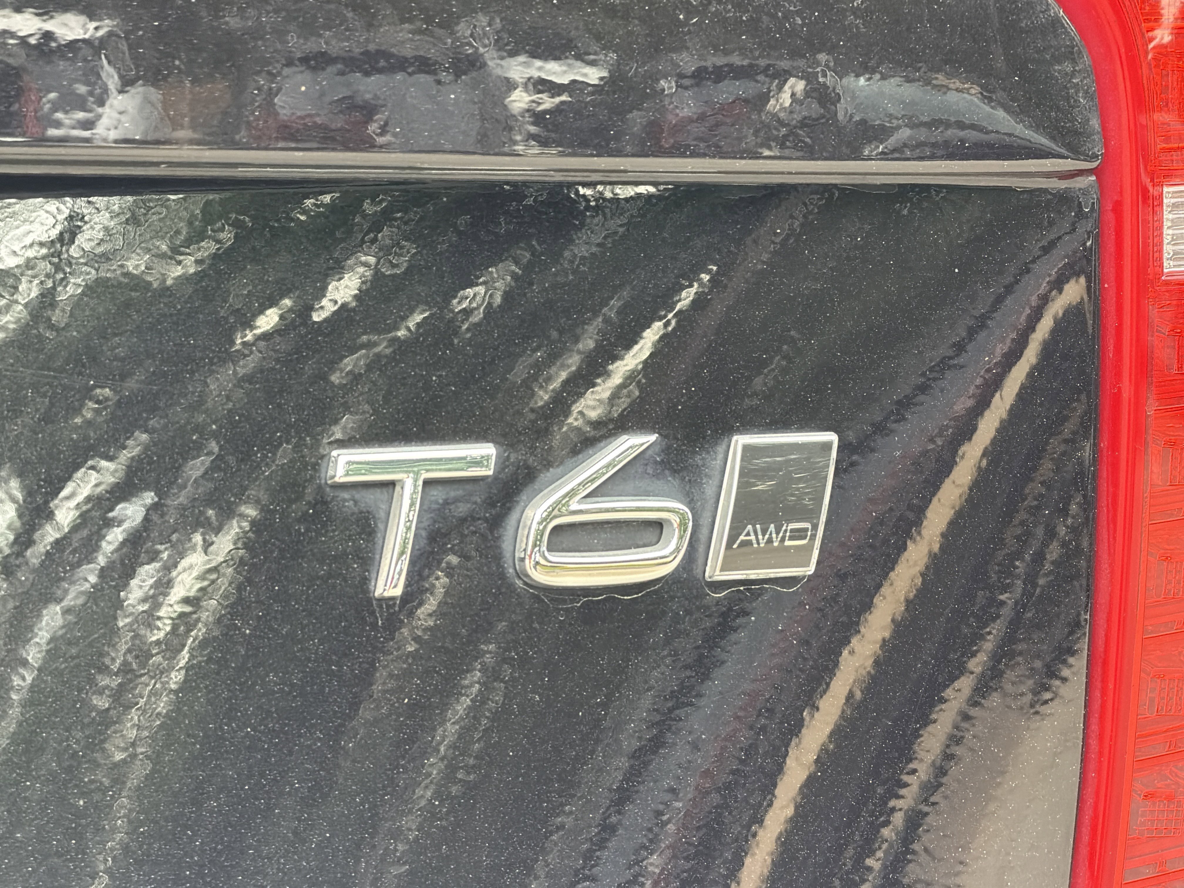 Used 2021 Onyx Black Metallic Volvo Momentum image 23