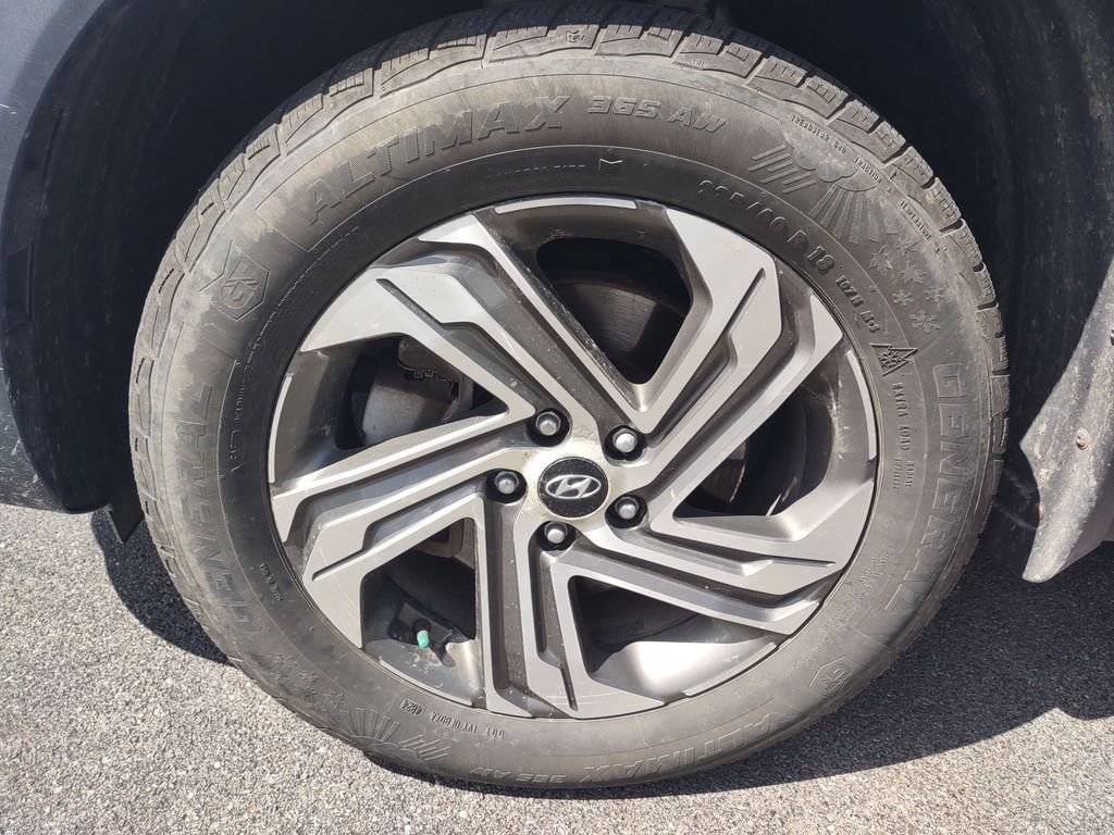 Used 2023 White Hyundai SEL image 10