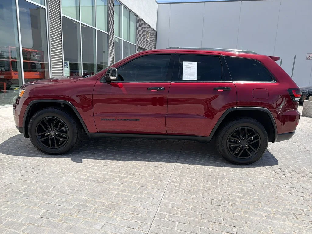 Used 2019 Red Jeep Limited image 2