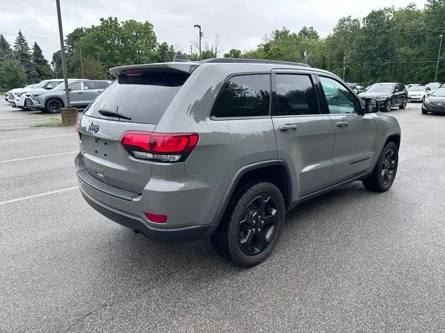 Used 2020 Gray Jeep Laredo image 3