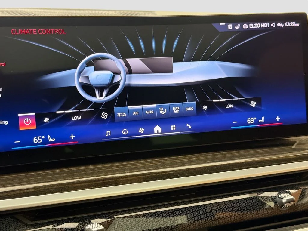 Used 2024 White BMW sDrive40i image 16