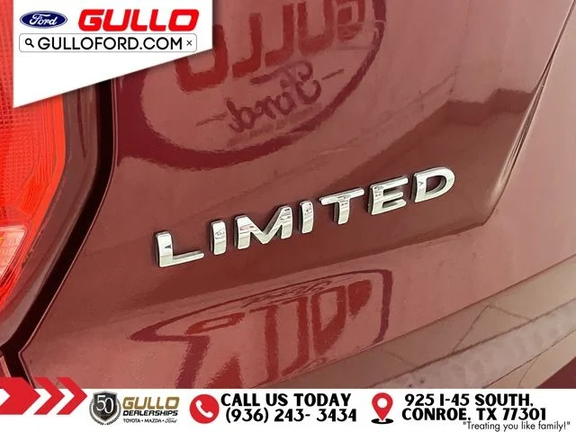 Used 2017 Ruby Red Metallic Tinted Clearcoat Ford Limited image 32