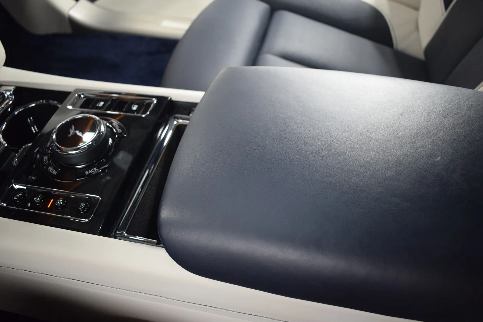 Used 2021 Blue Rolls-Royce  image 37