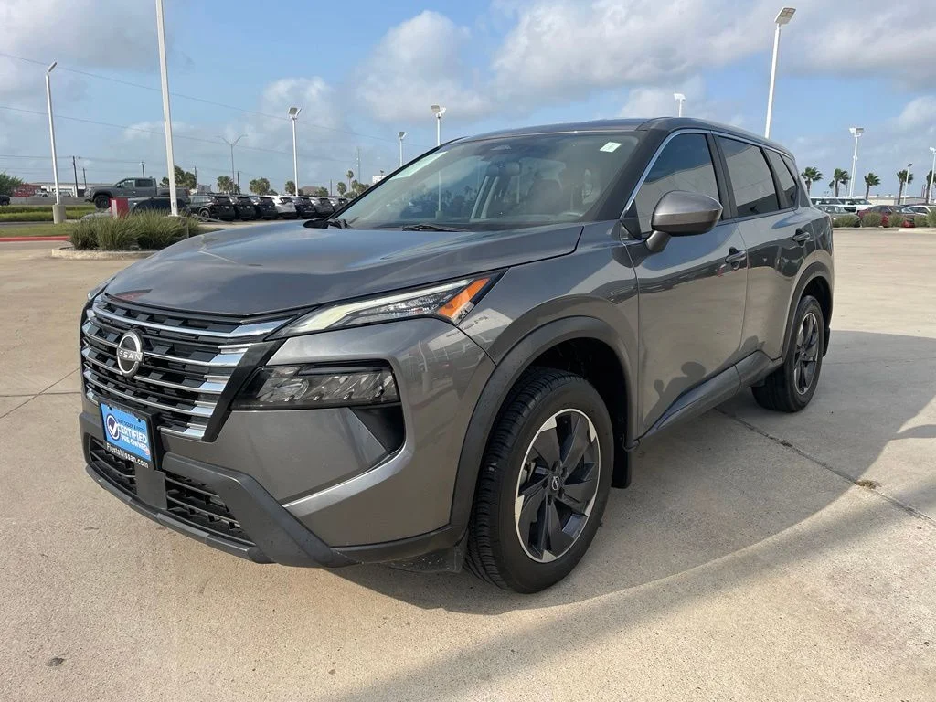 Used 2024 Gray Nissan SV image 3