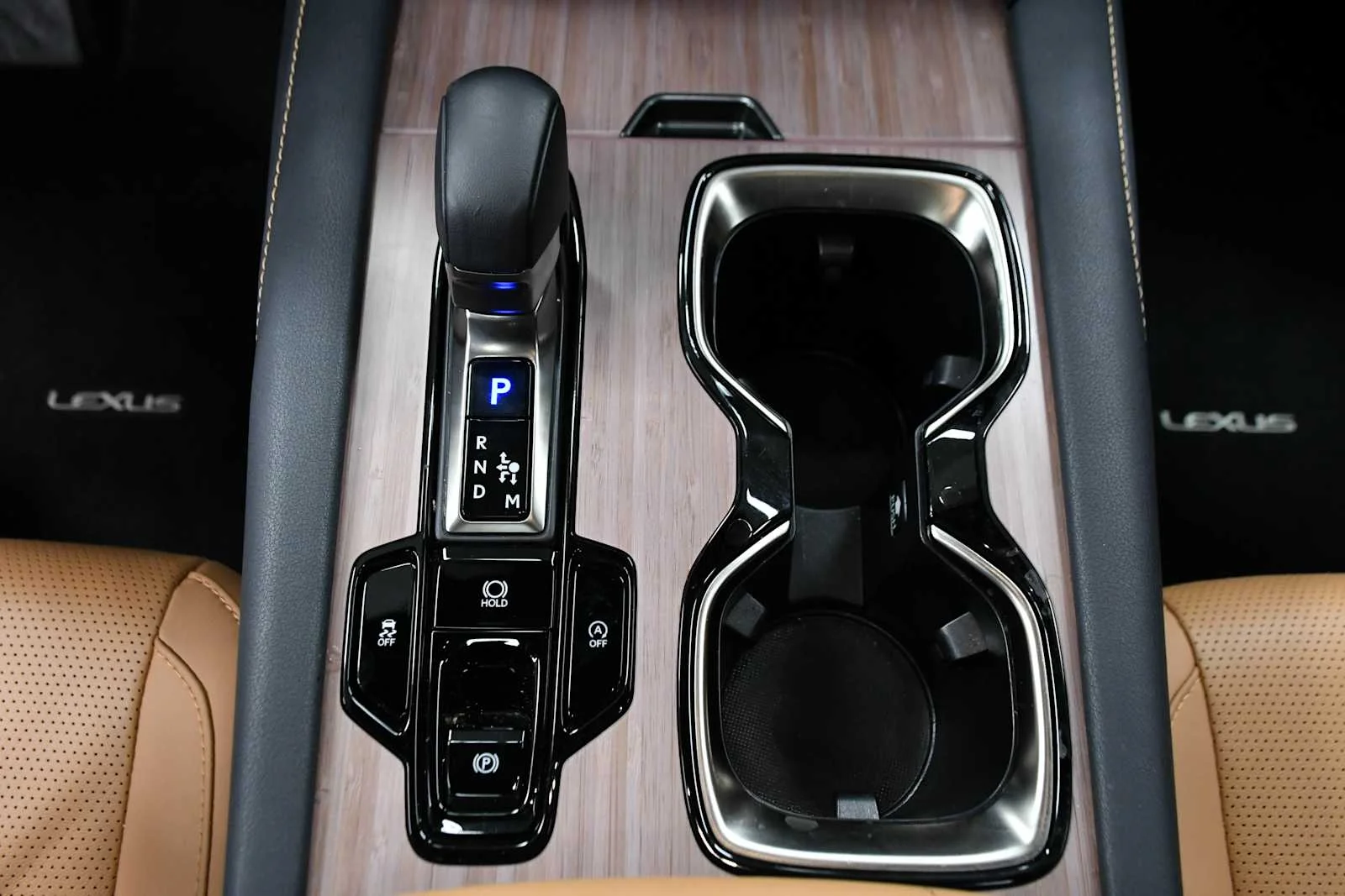 Used 2025 Eminent White Pearl Lexus Premium Plus image 22