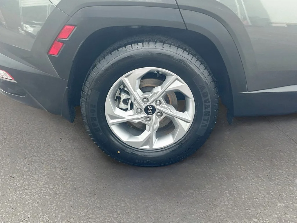Used 2022 Gray Hyundai SEL image 29