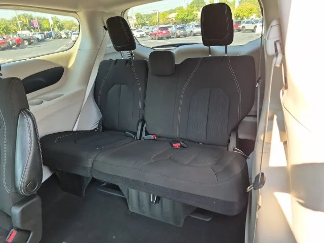 Used 2023 White Chrysler LX image 26
