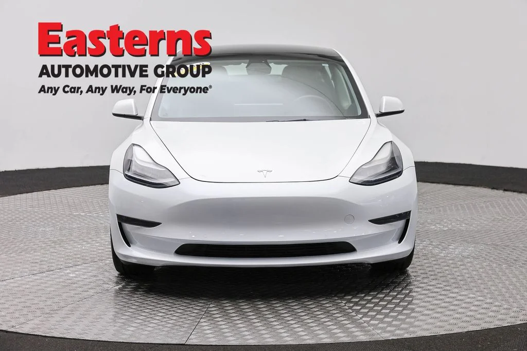 Used 2021 White Tesla Standard Range Plus image 2