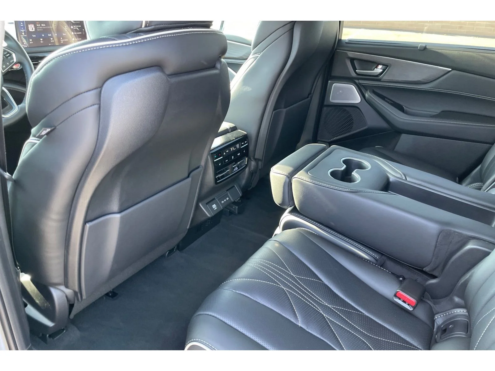 Used 2026 Solar Silver Metallic Acura w/Advance Package image 13