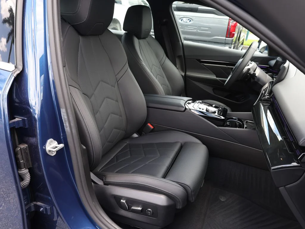 2026 BMW 5 Series 530i - Photo 23